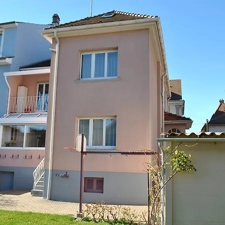 Logis Le 18 Rose Apartment *